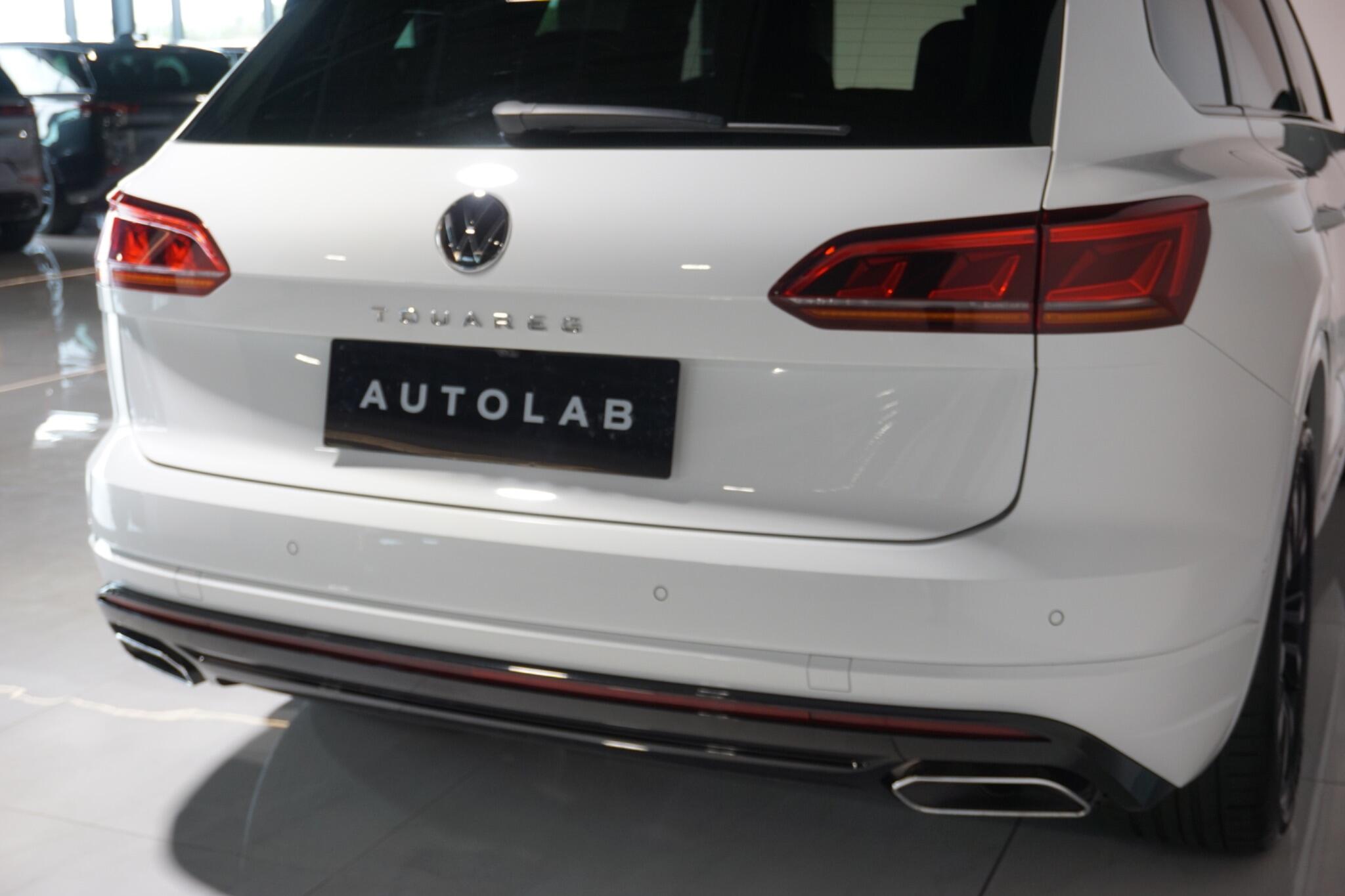 Volkswagen Touareg 3.0 TDI V6 Black Edition SUV 5dr Diesel Tiptronic 4Motion Euro 6 (s/s) (231 ps)